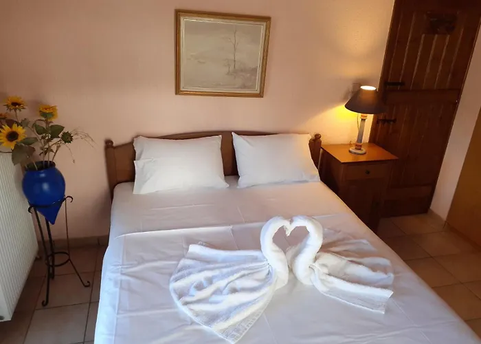 Villa Stone House Nerotrivia