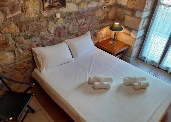 Stone House * Nerotrivia